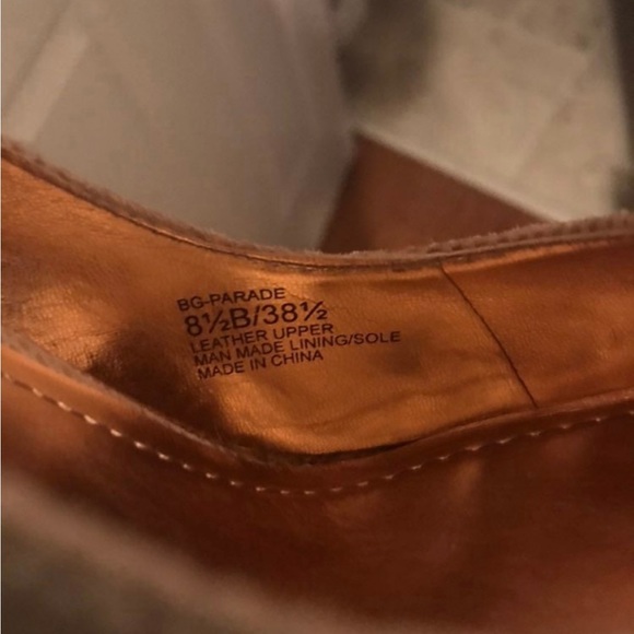 BCBG HEELS - Picture 7 of 9